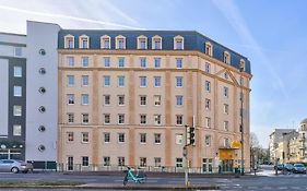 Kyriad Eco - Suresnes - La Defense